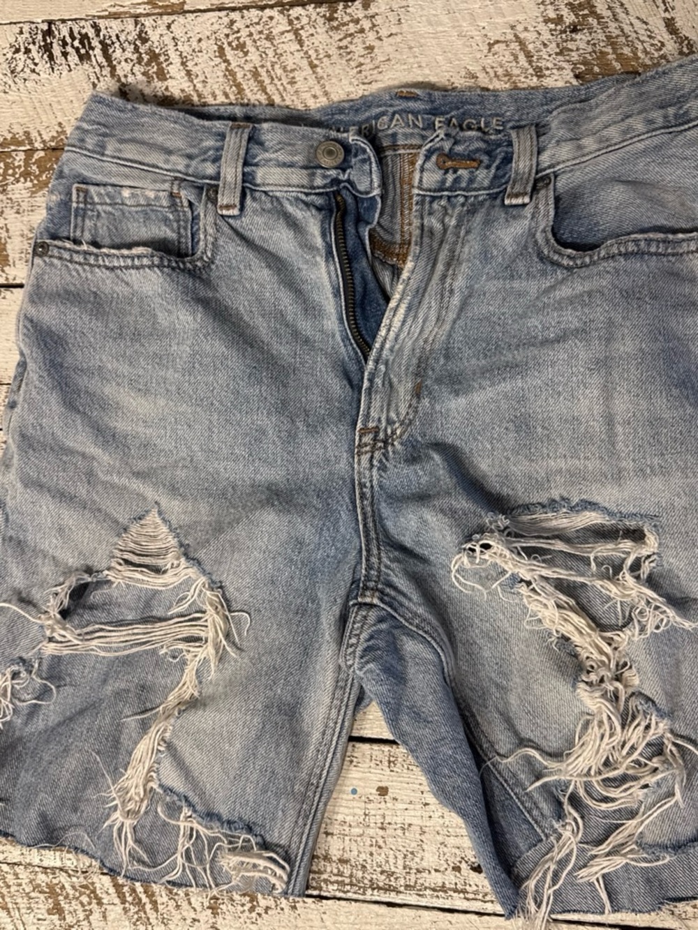 American Eagle Outfitters Light Blue Distressed Women’s Jean Shorts